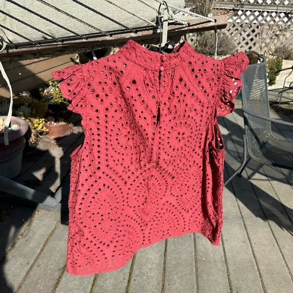 L Banana Republic cranberry eyelet cotton top w high collar and flare sleeves - Picture 5 of 6